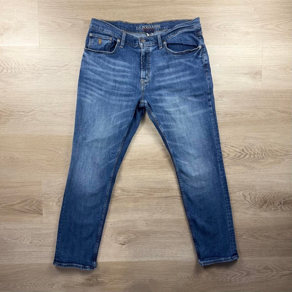 U.S. Polo Assn. Activate Stretch Medium Wash Straight Jeans 38x32